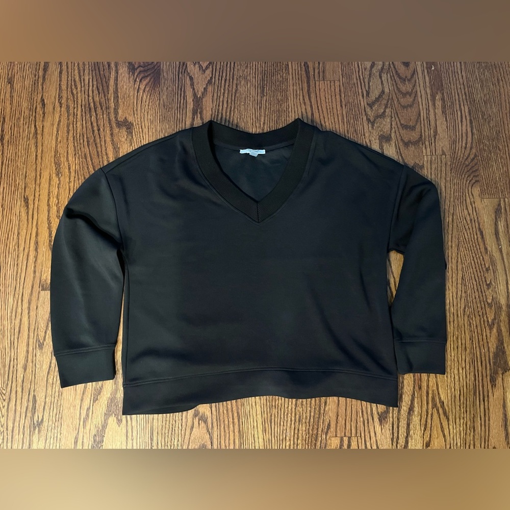 NWOT Cable & Gauge Studio Black V-neck Top sz Large